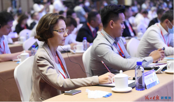 嘉賓代表。海口日報記者 王程龍 攝